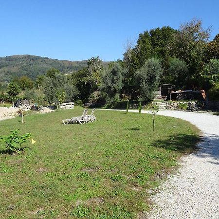A Casa Com 2 Pereiras Bed & Breakfast Terras de Bouro Eksteriør bilde