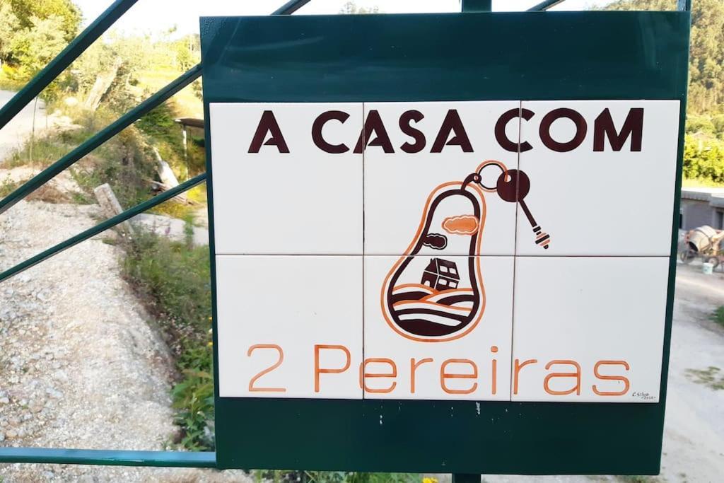 A Casa Com 2 Pereiras Bed & Breakfast Terras de Bouro Eksteriør bilde