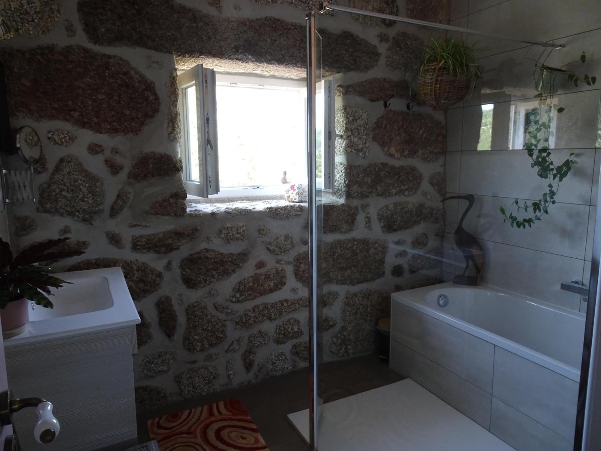 A Casa Com 2 Pereiras Bed & Breakfast Terras de Bouro Eksteriør bilde